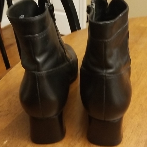 🍒Black leather ankle boots 💚 - Picture 5 of 9